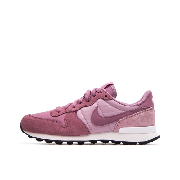 nike internationalist plum dust